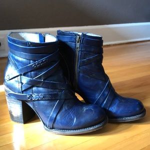 Freebird Gem Deep Blue